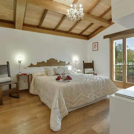Villa Pontelatrave Sleeps 8 Pool Wifi