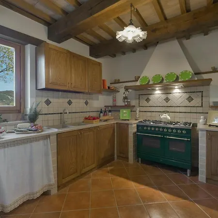 Villa Pontelatrave Sleeps 8 Pool Wifi Pievebovigliana